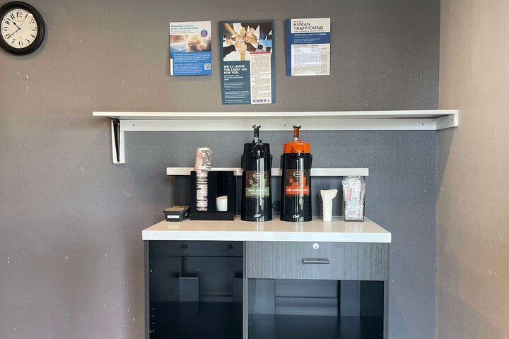 Breakfast/Coffee Service 33 of 37