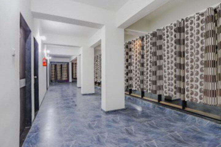 OYO 77910 HOTEL DEVANSHI