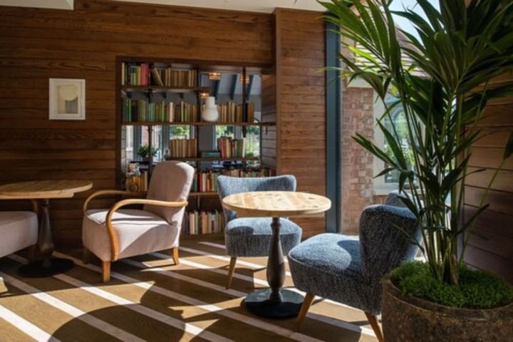 Guest Lobby