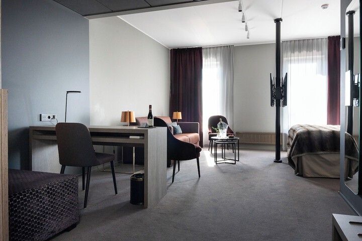 Room 42 of 86