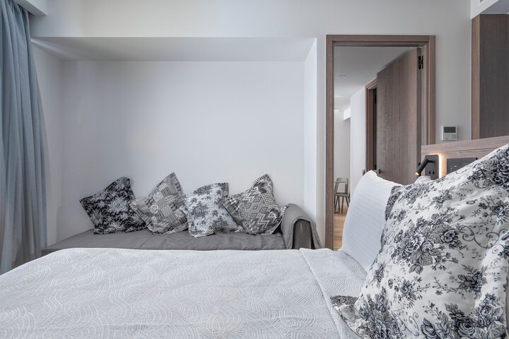 Room 33 of 260
