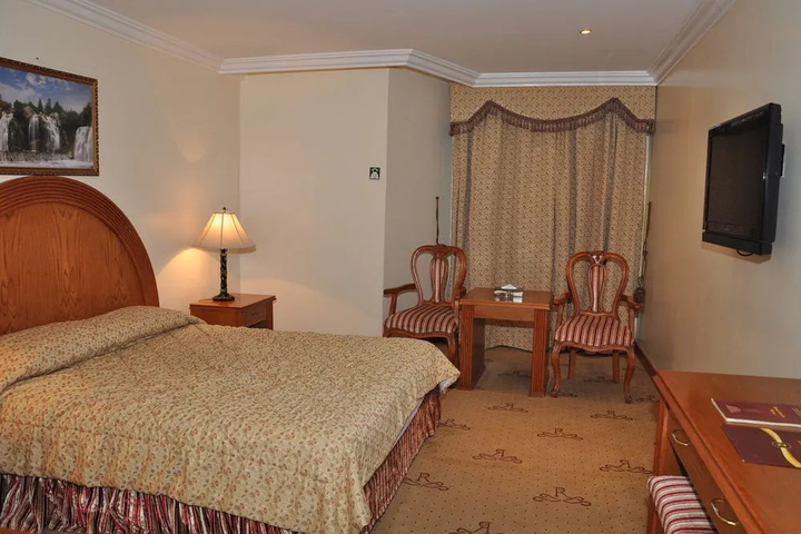 Room 6 of 31