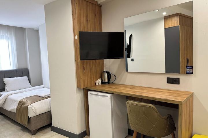 Room 18 of 33