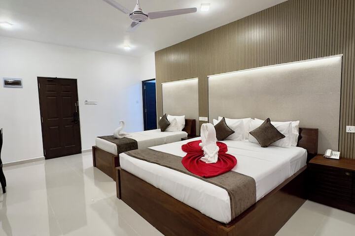 Room 13 of 30