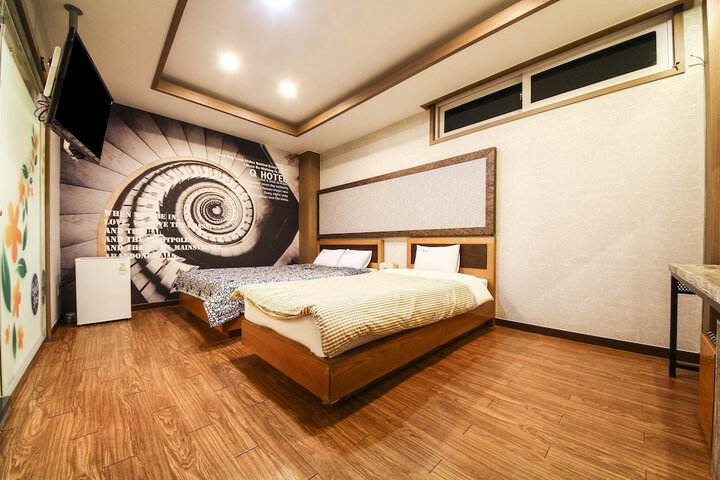 Room 22 of 49