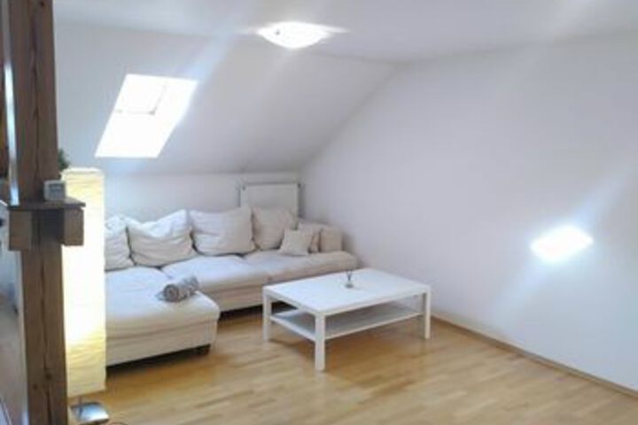 Room 7 of 10