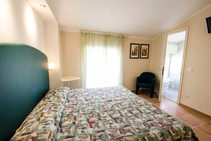 Room 12 of 61