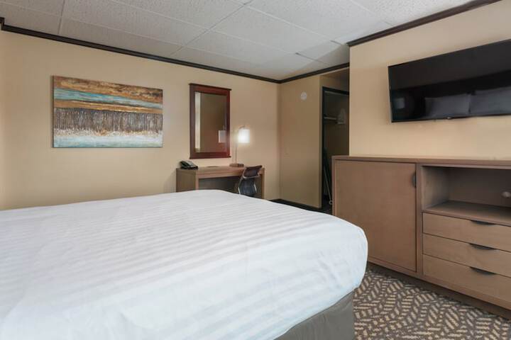 Room 27 of 65