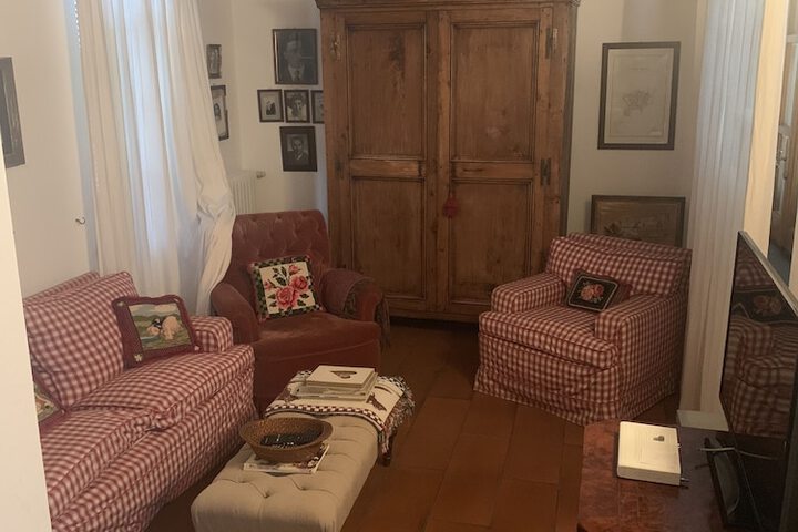 Room 103 of 170