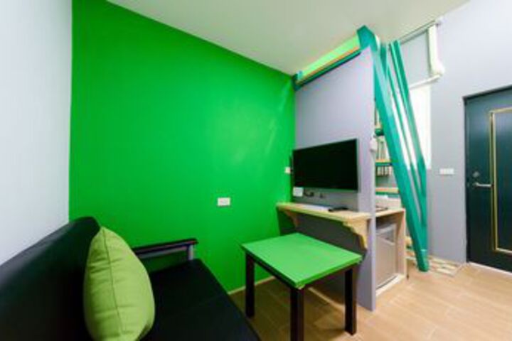 Room 52 of 69