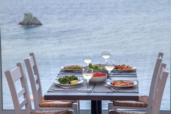 Dining 104 of 266