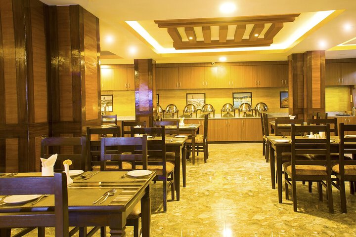 Dining 54 of 80