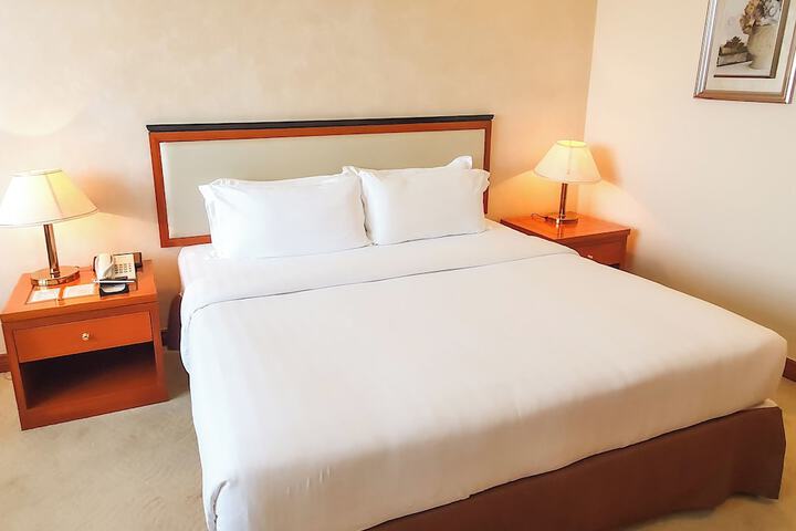 Room 10 of 65