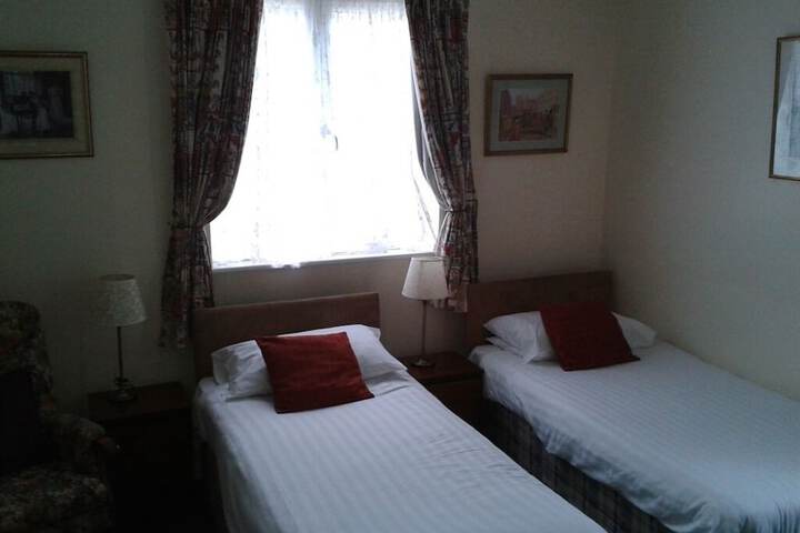 Room 10 of 39