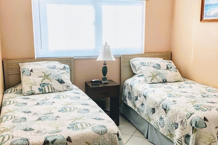 Room 7 of 24