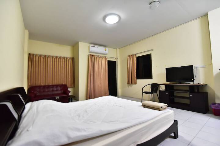 Room 7 of 36