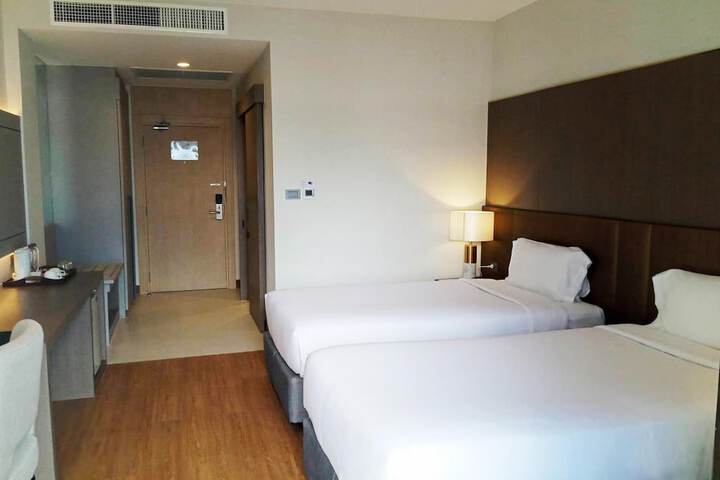Room 14 of 91