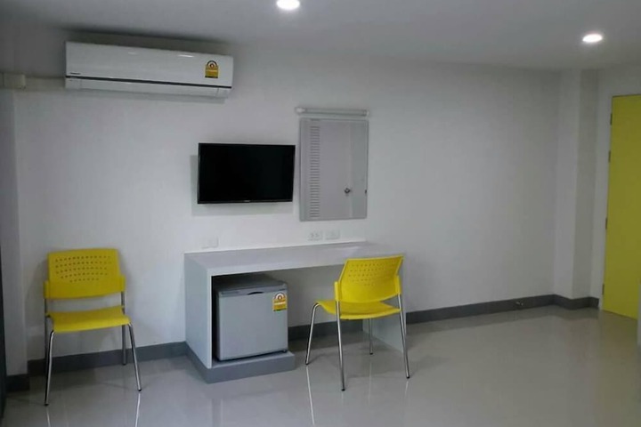 Room 18 of 37