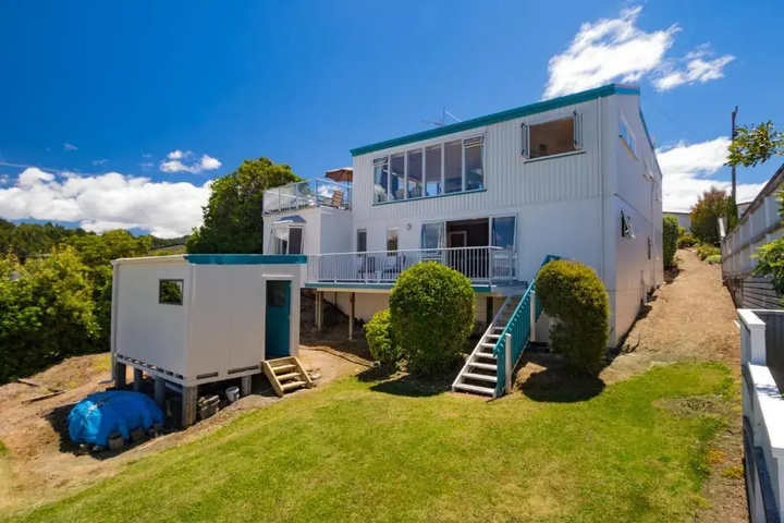 Image of Bay Breeze - Stephens Bay Kaiteriteri Holiday Home