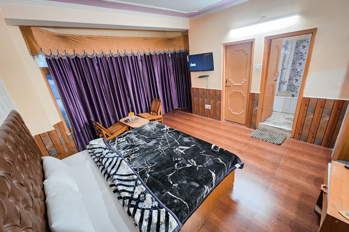 Room 33 of 39