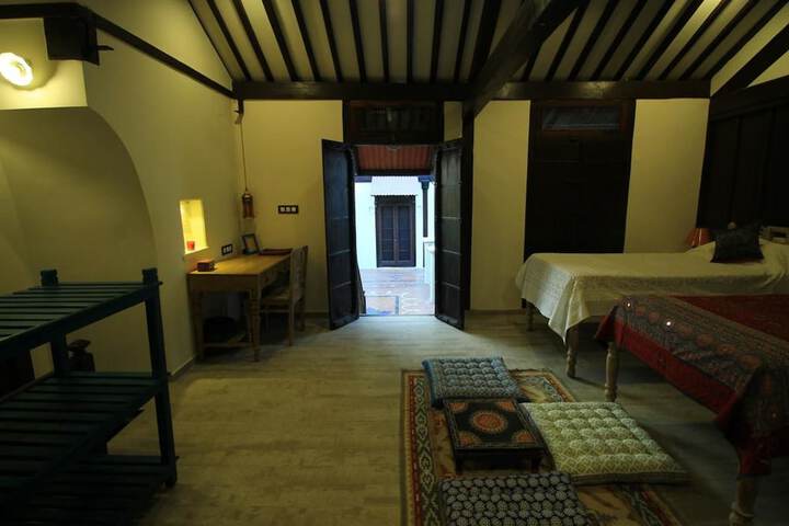 Room 4 of 35
