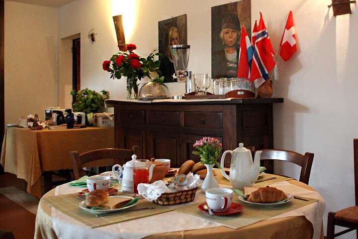 Breakfast/Coffee Service 20 of 33