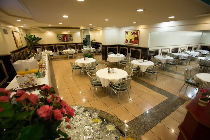 Dining 15 of 27
