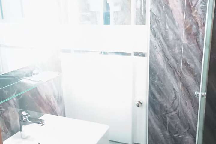 Room 43 of 71