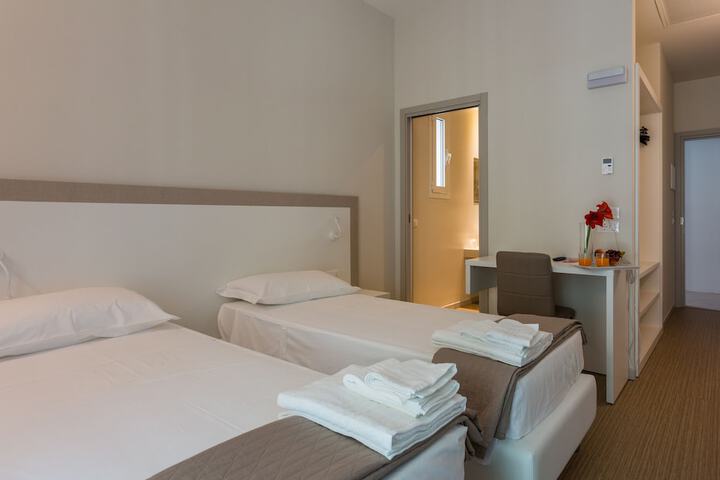 Room 5 of 39