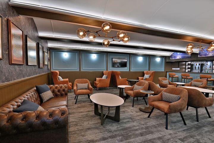 Lounge 71 of 88
