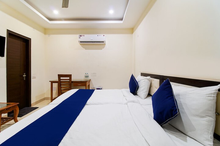 Room 21 of 28