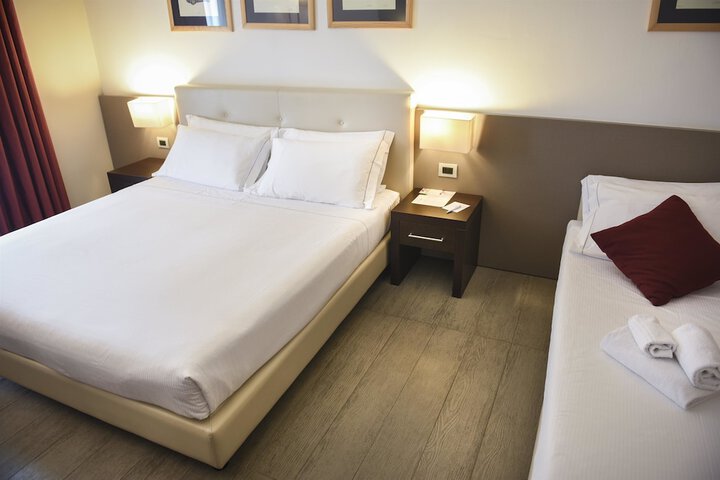 Room 13 of 100