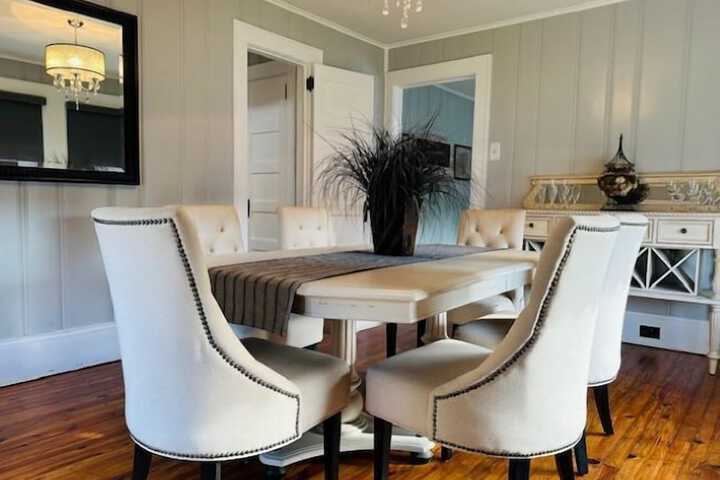 Room 4 of 10