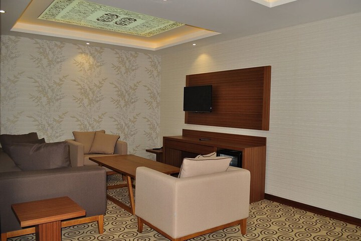 Room 10 of 31