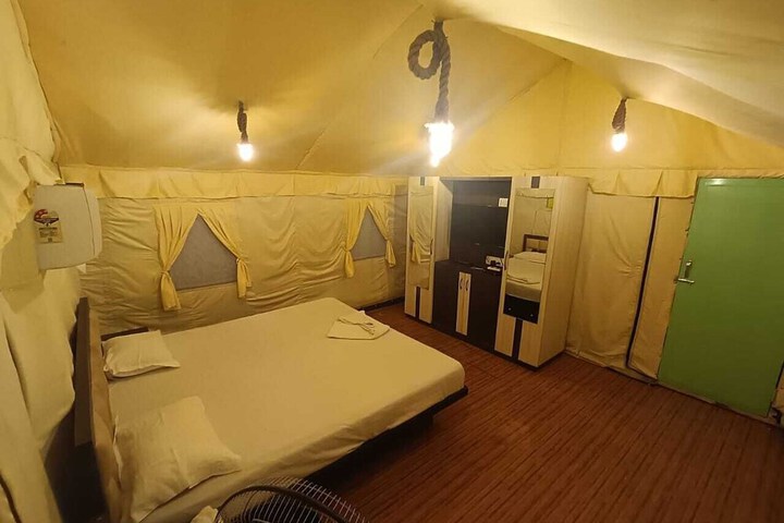 Room 7 of 125