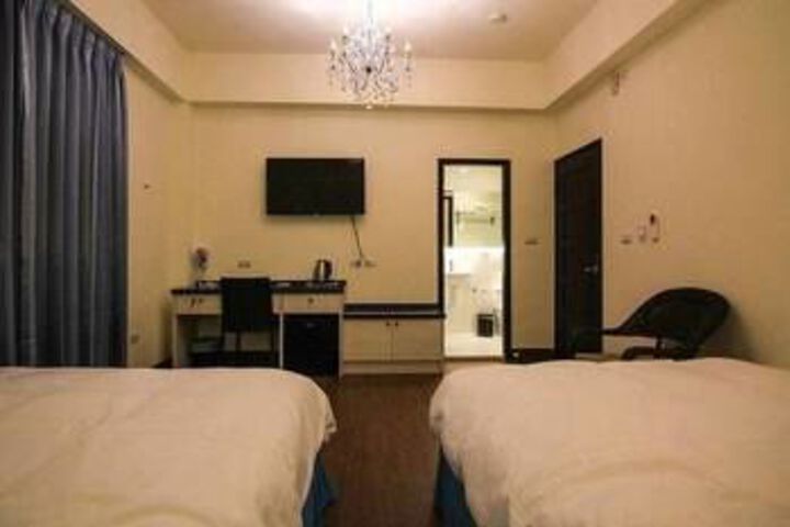 Room 14 of 26