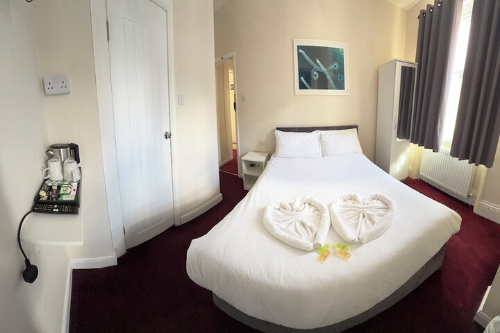Room 16 of 32