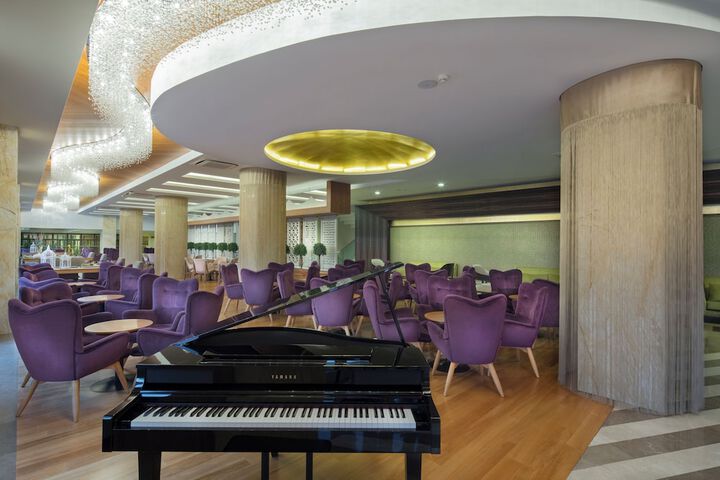 Entrance & Lobby