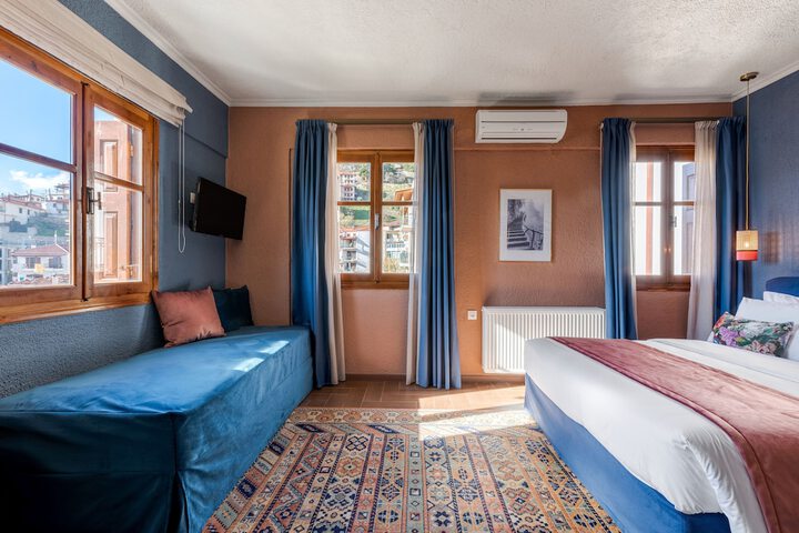 Room 44 of 47