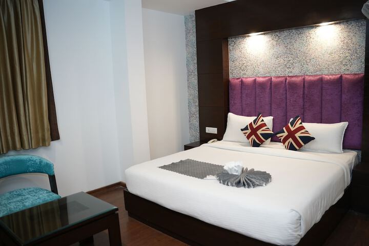 Room 15 of 34