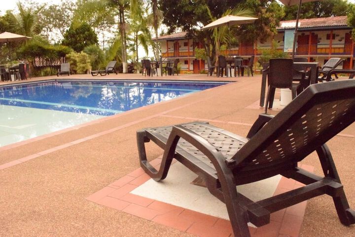 Pool 10 of 41