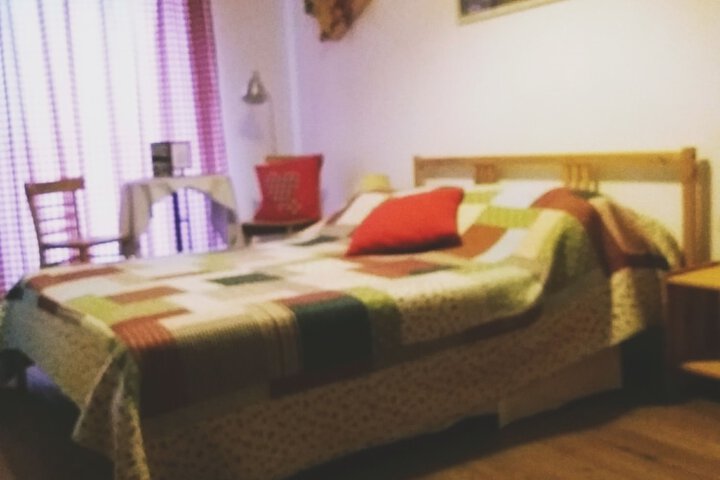 Room 4 of 16