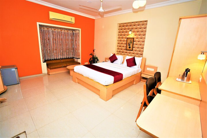 Room 4 of 19