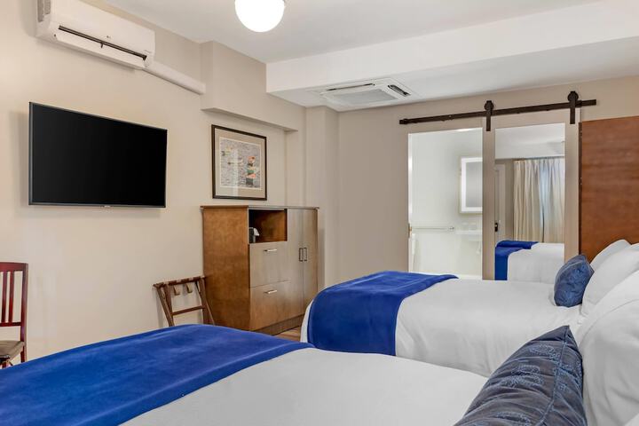 Room 13 of 71