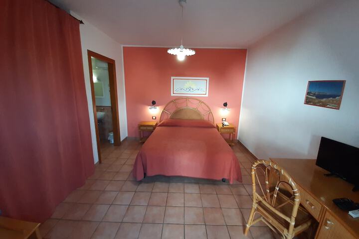 Room 82 of 249