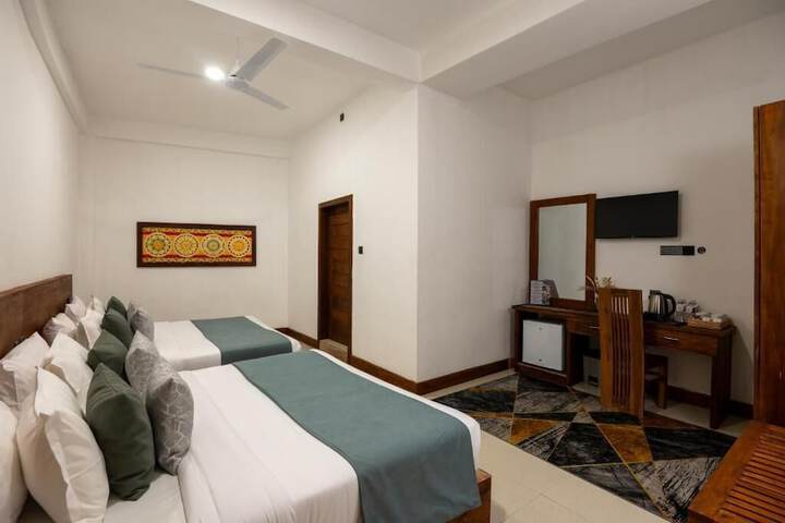 Room 26 of 47