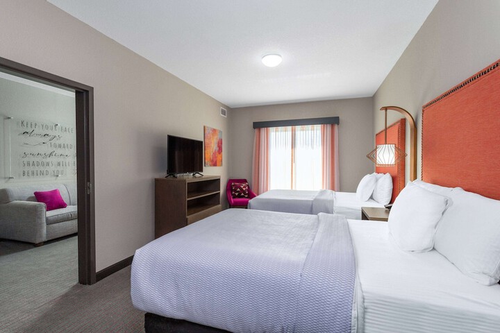 2 Queen Beds 1 Bedroom Suite (20 of 22)