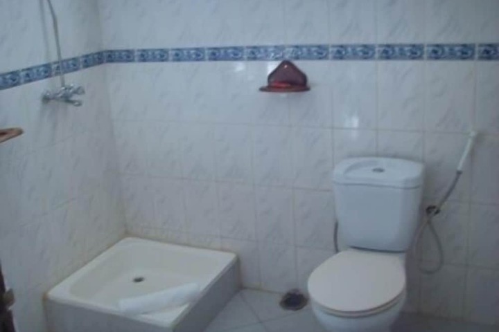 Room 8 of 13
