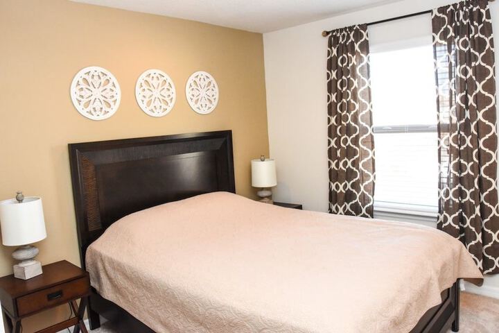Room 12 of 65