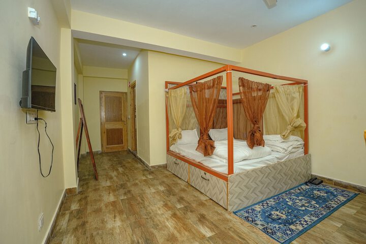 Room 15 of 47